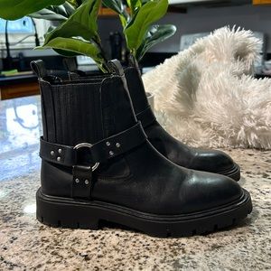 ZARA women’s size euro 40 / Sz 9 harness boots leather